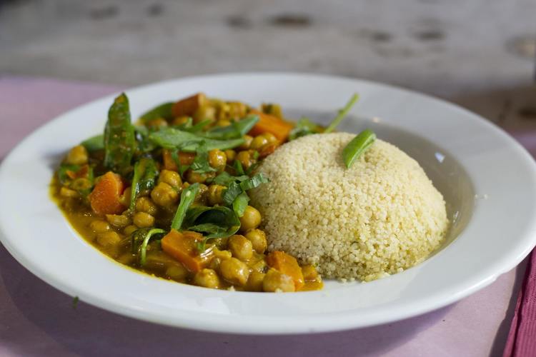 Couscous Recipe - Curry Couscous with Chickpeas, Lentils and Carrots